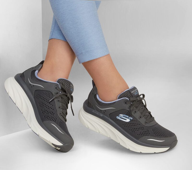 Skechers Relaxed Fit: D’Lux Walker – Infinite Motion Trainers